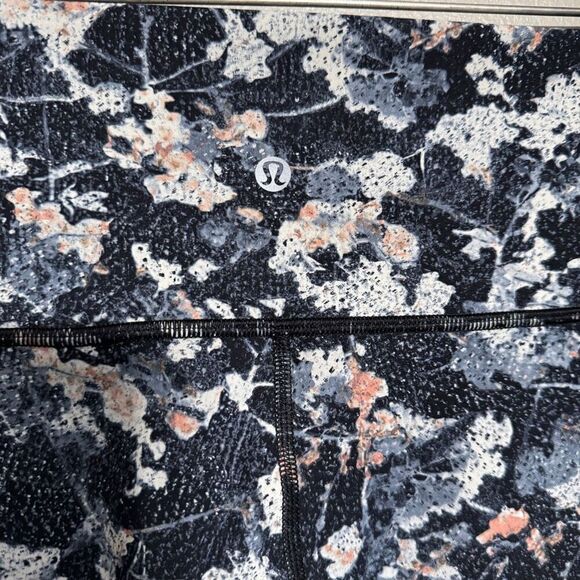 Lululemon Wunder Under Crop (Hi-Rise) 21" Spring Bloom Multi size 8 - Picture 5 of 6